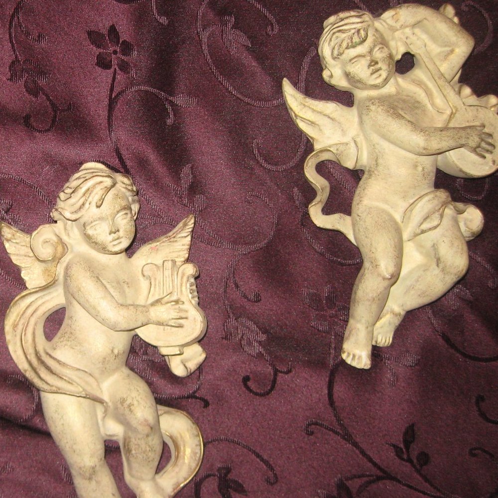 3 Resign Wall Hangings Angels Play Instruments